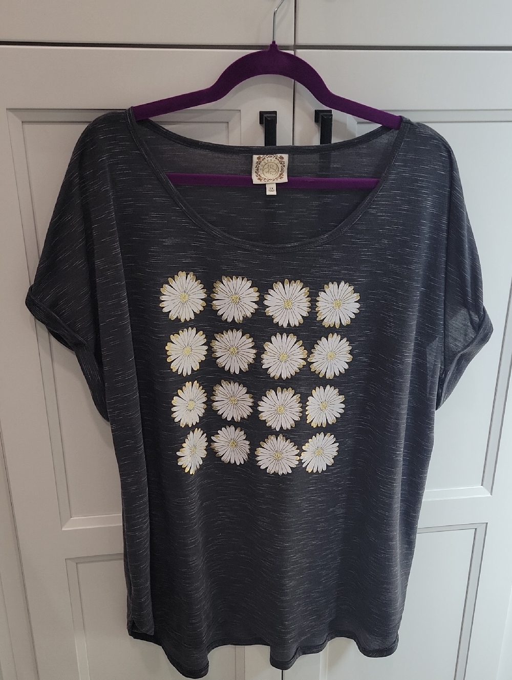 Sz3x Casual Daisy Print Scoop Neck Tee - Gray